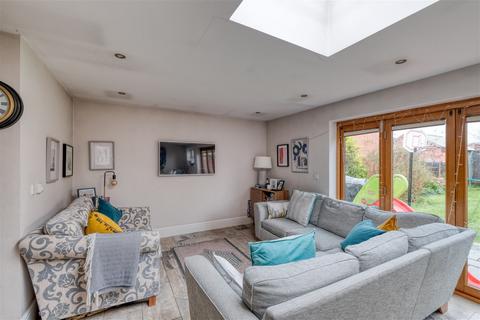 39 Checketts Lane, Worcester, WR3 7JW