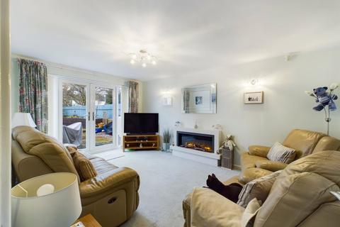 47 Haycroft Drive, Matson, Gloucester, GL4 6XX