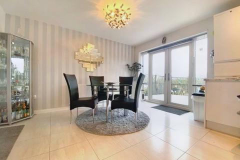 1 Kirk Brae, Maybole, KA19 7ER