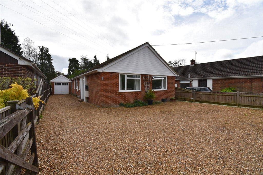 St. Swithuns Close, Crampmoor, Romsey, Hampshire 3 bed detached