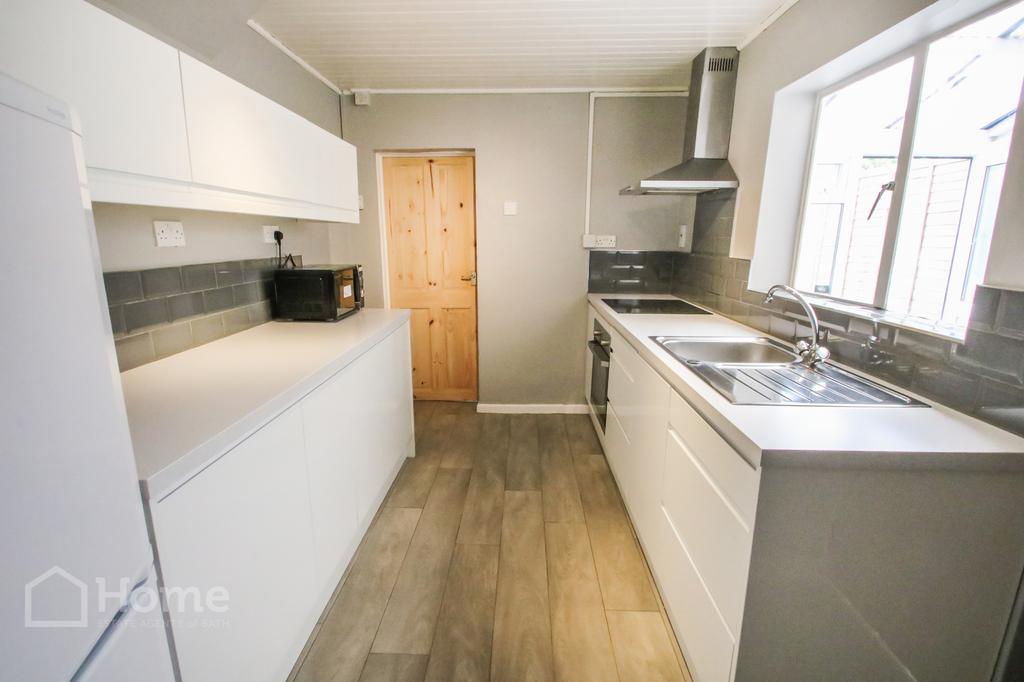 Lyndhurst Road, Bath BA2 4 bed terraced house for sale £470,000