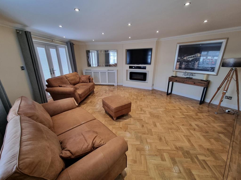 Stunning 2 Bed Apt with Balconies in Childwall 2 bed apartment £975