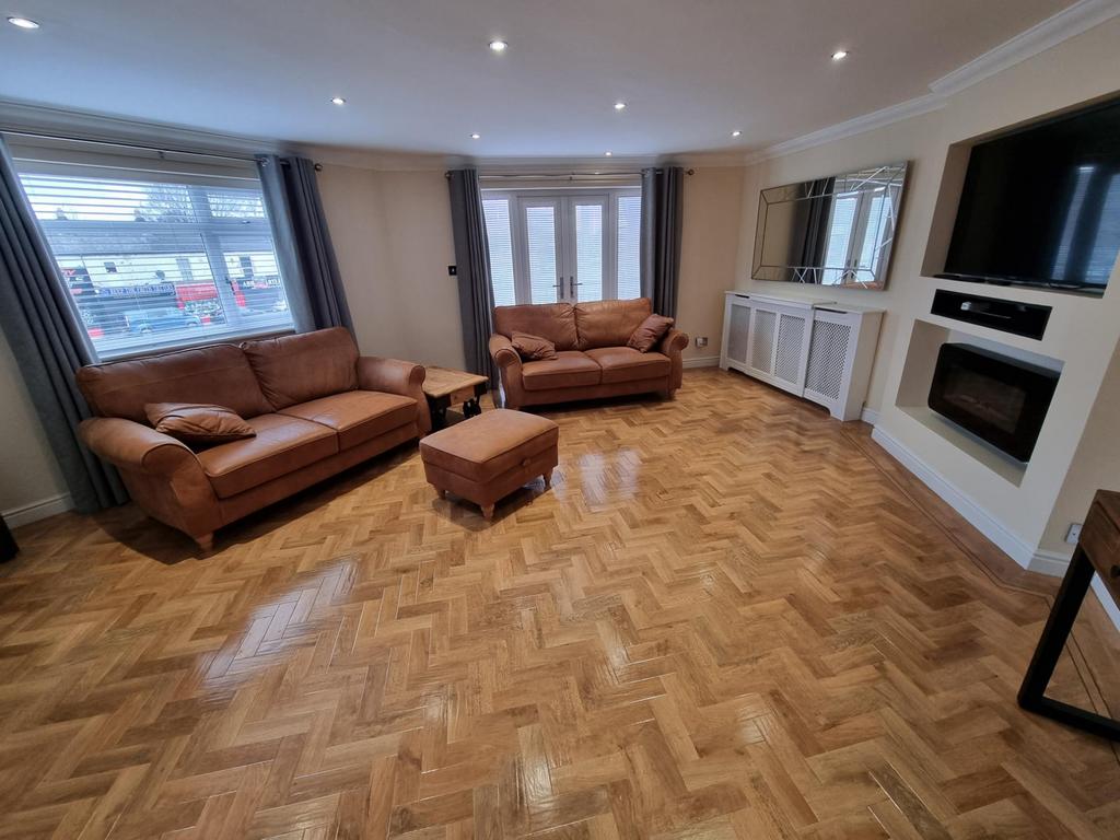 Stunning 2 Bed Apt with Balconies in Childwall 2 bed apartment £975