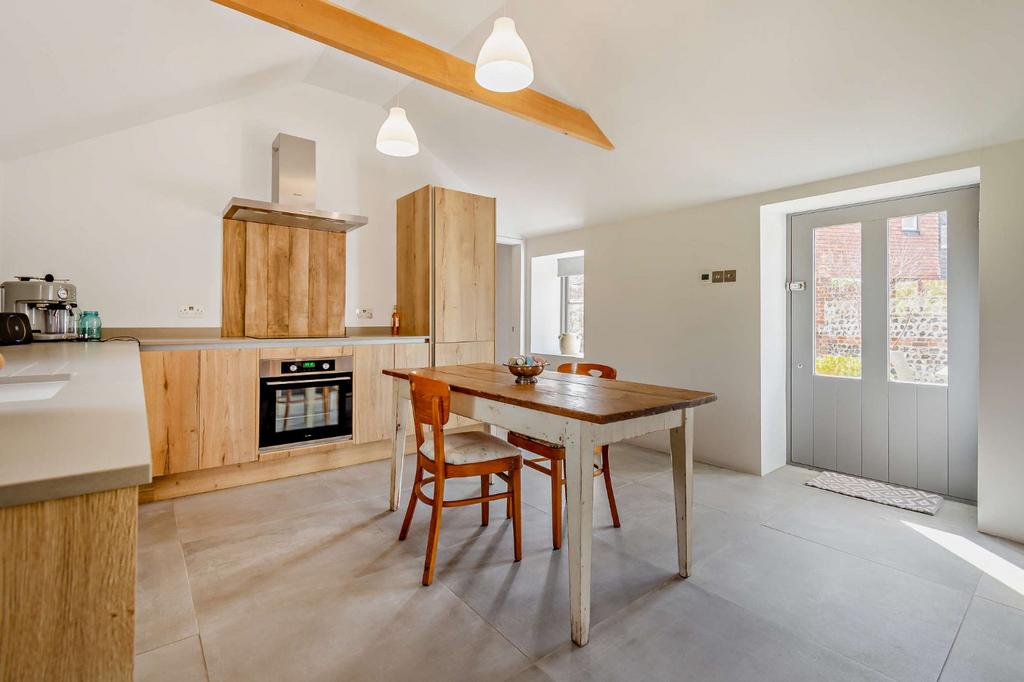Kitchen/Dining Area