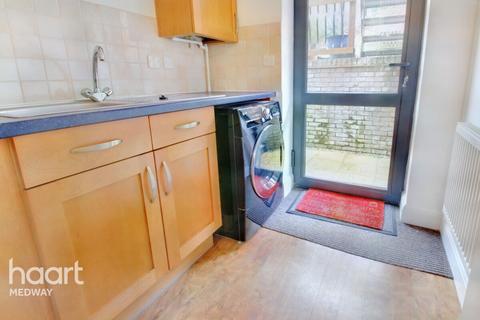 26 College Road, Chatham, ME4 4QX