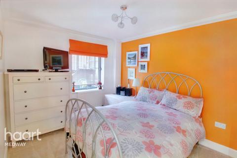 26 College Road, Chatham, ME4 4QX
