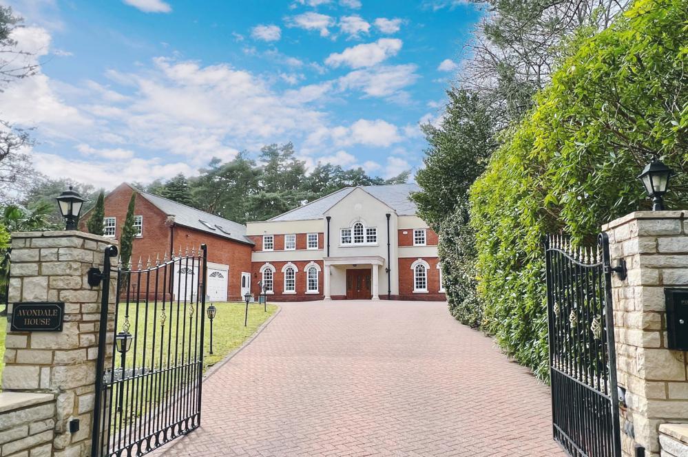 Avon Castle Drive, Avon Castle, BH24 2BB 6 bed detached house for sale