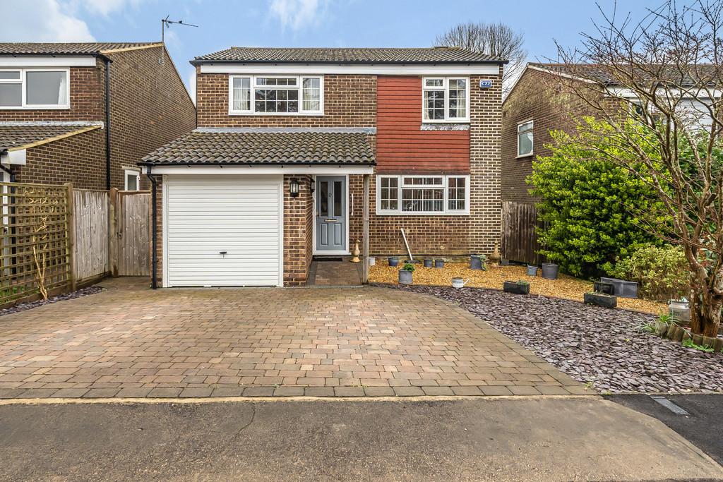 Willowmead, Crowborough 4 bed detached house for sale £460,000