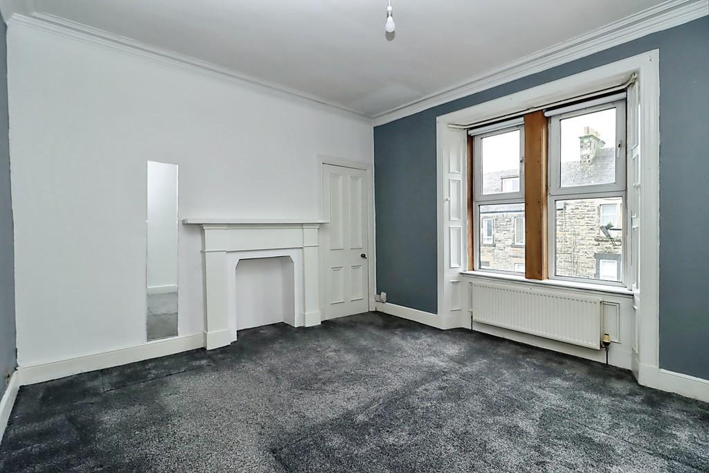 Salisbury Street, Kirkcaldy 2 bed flat £600 pcm (£138 pw)