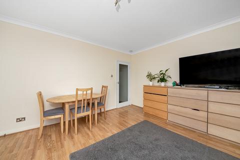 2 bedroom flat for sale - The Waldrons, South Croydon