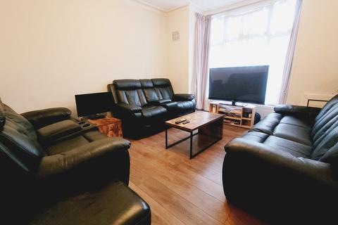 4 bedroom terraced house for sale, Boundary Road, Woking