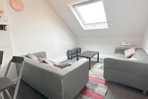 3 bedroom apartment to rent, Radford Road, Hyson Green