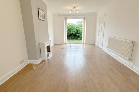 3 bedroom semi-detached house to rent, Wheatacre Road, Clifton