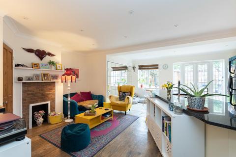 10 Ashley Road, Westcott, Dorking, RH4 3QJ