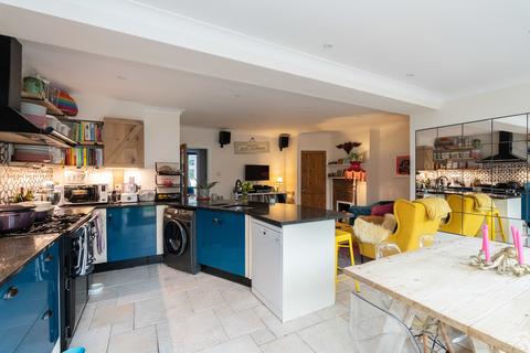 10 Ashley Road, Westcott, Dorking, RH4 3QJ