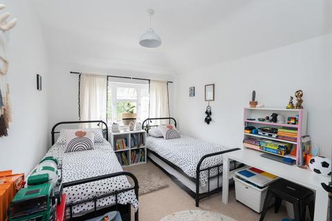 10 Ashley Road, Westcott, Dorking, RH4 3QJ