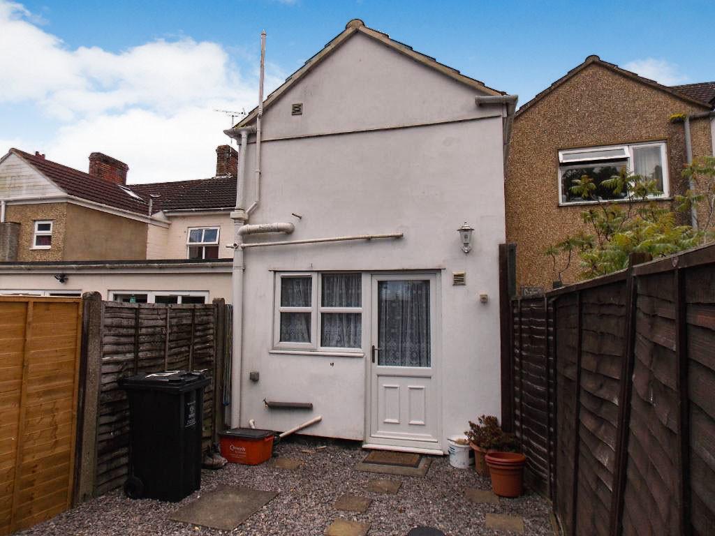 High Street, Wroughton 1 bed £150,000