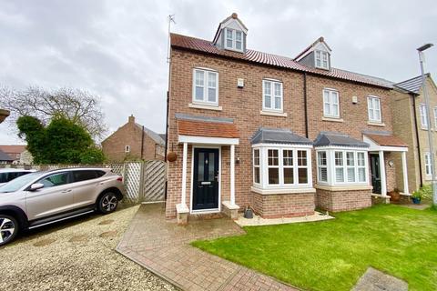 3 bedroom semi-detached house for sale - Priory Close, Nafferton