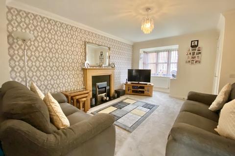3 bedroom semi-detached house for sale - Priory Close, Nafferton