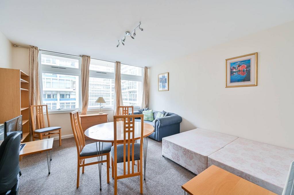 Metro Central Heights, Elephant and Castle, London, SE1 Studio to rent
