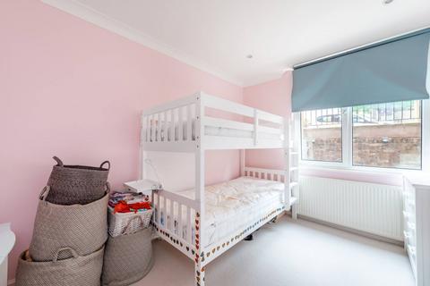 Flat 1, Thornbury Court, 36 - 38 Chepstow Villas, London, W11 2RE