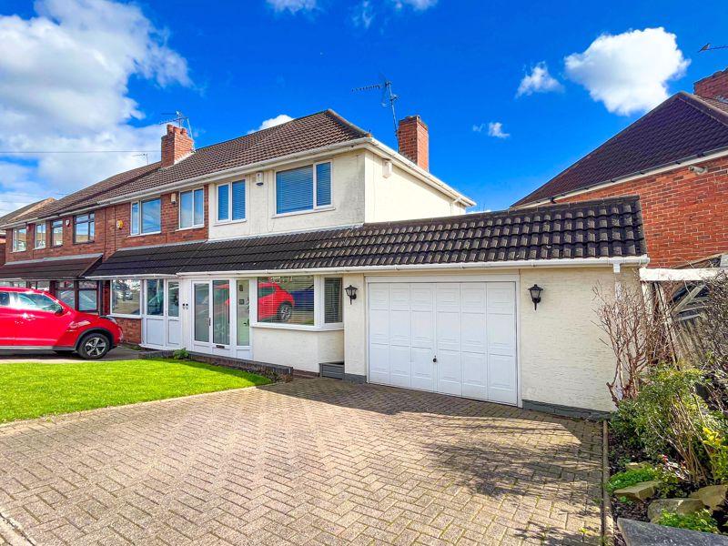 Beeches Road, Great Barr, Birmingham B42 2QP 3 bed end of terrace house