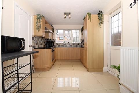 4 bedroom detached house for sale, Alnwick Road, Bloxwich. WS3 3XD