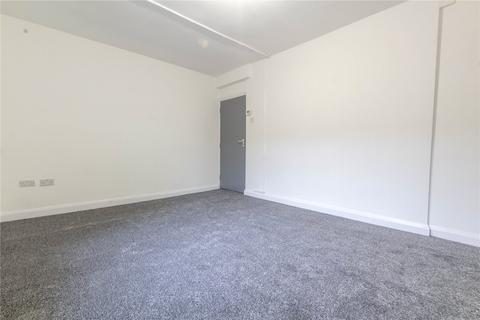 Studio to rent, Ashbrow Road, Huddersfield, West Yorkshire, HD2