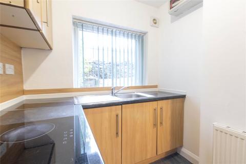 Studio to rent, Ashbrow Road, Huddersfield, West Yorkshire, HD2