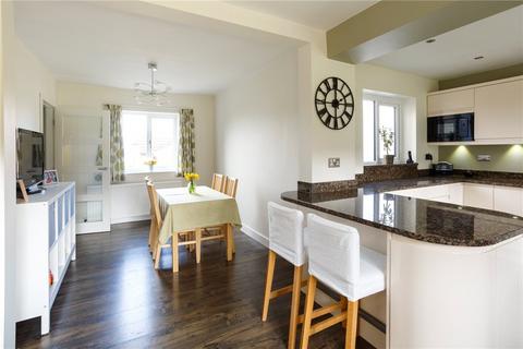 4 bedroom detached house for sale - Heatherlands Avenue, Denholme, West Yorkshire
