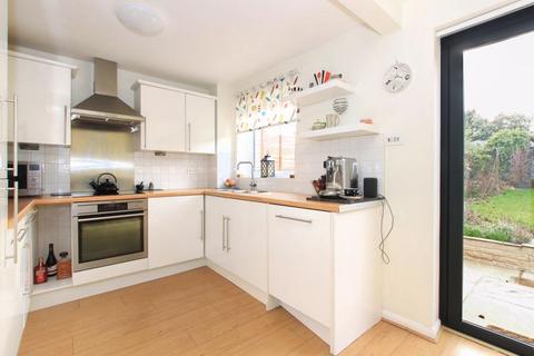 27 Bronte Crescent, Hemel Hempstead, HP2 7NS