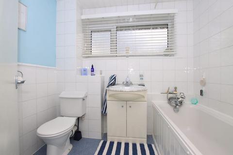 27 Bronte Crescent, Hemel Hempstead, HP2 7NS