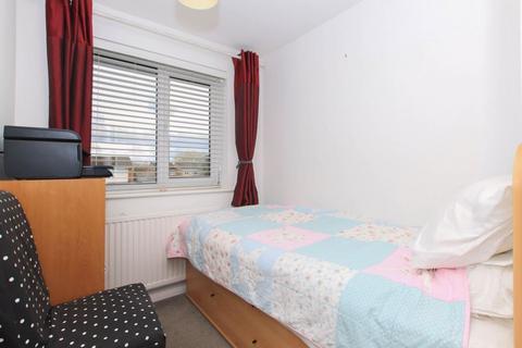 27 Bronte Crescent, Hemel Hempstead, HP2 7NS