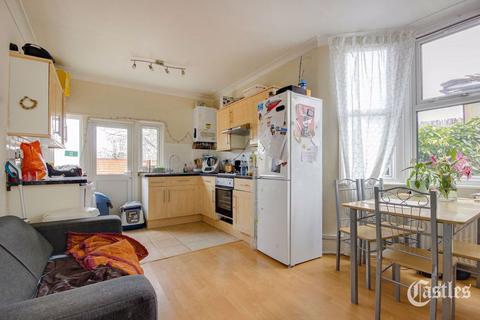 2 bedroom apartment for sale - Mannock Road, Wood Green, N22