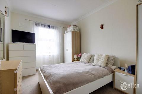 2 bedroom apartment for sale - Mannock Road, London, N22