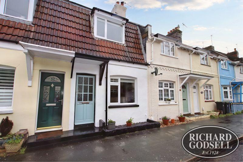 CHRISTCHURCH 2 bed terraced house for sale £325,000