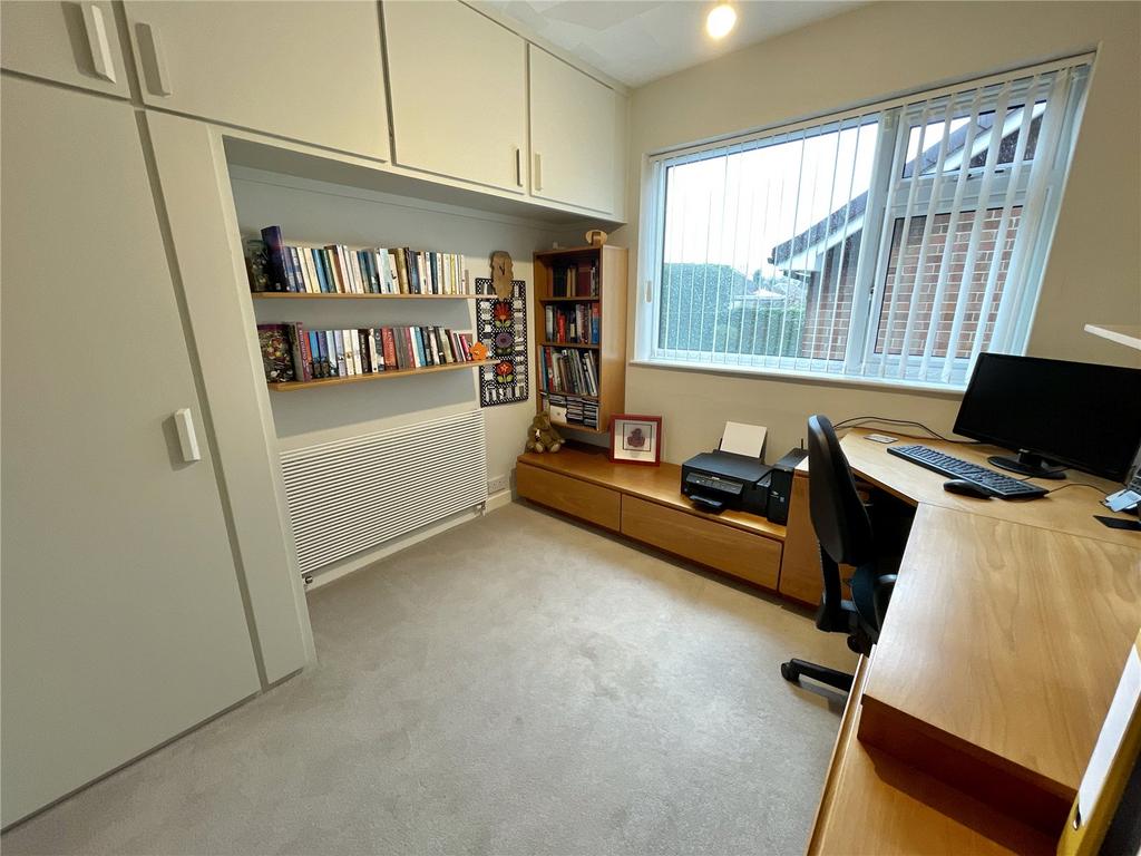 Bedroom/Study