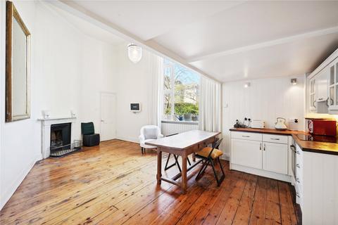 Studio to rent, Thurloe Square, South Kensington, London, SW7