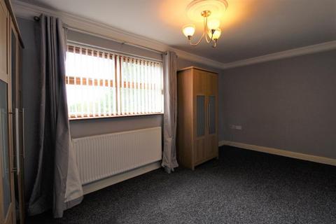 2 bedroom flat for sale, Rockley View Court, Birdwell, Barnsley, South Yorkshire, S70 5US