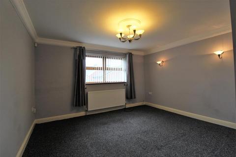 2 bedroom flat for sale, Rockley View Court, Birdwell, Barnsley, South Yorkshire, S70 5US