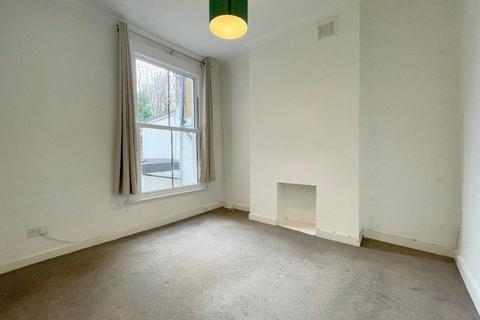 1 bedroom flat for sale, Chadwick Road, London, SE15 4PU