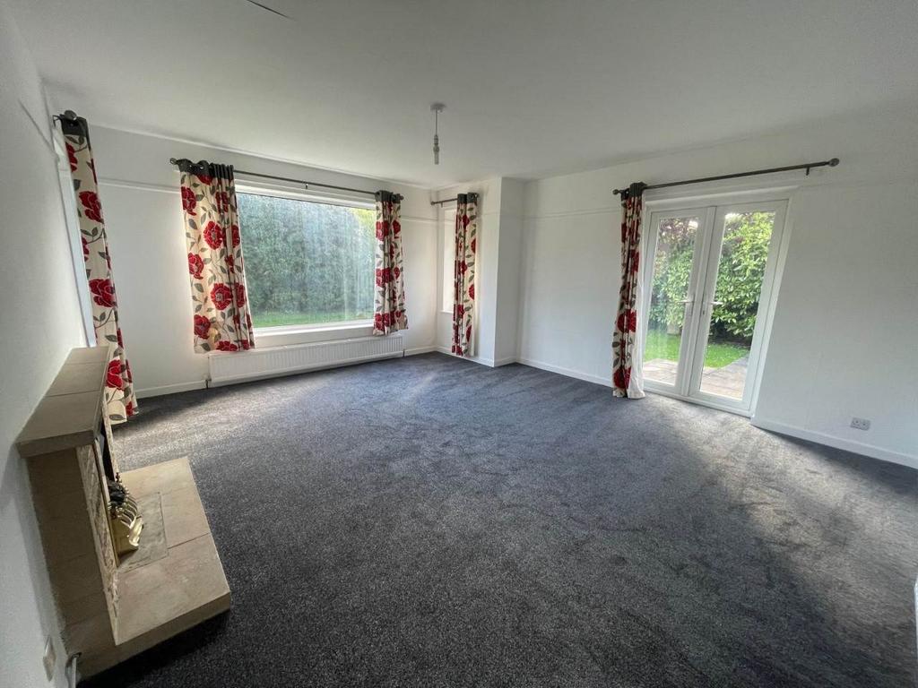 Church Road, North Somerset 3 bed bungalow £1,500 pcm (£