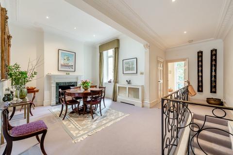 3 bedroom flat for sale, Cheyne Gardens, London