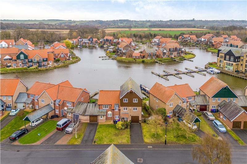 Park Lane, Burton Waters, Lincoln, Lincolnshire, LN1 2WP 4 bed
