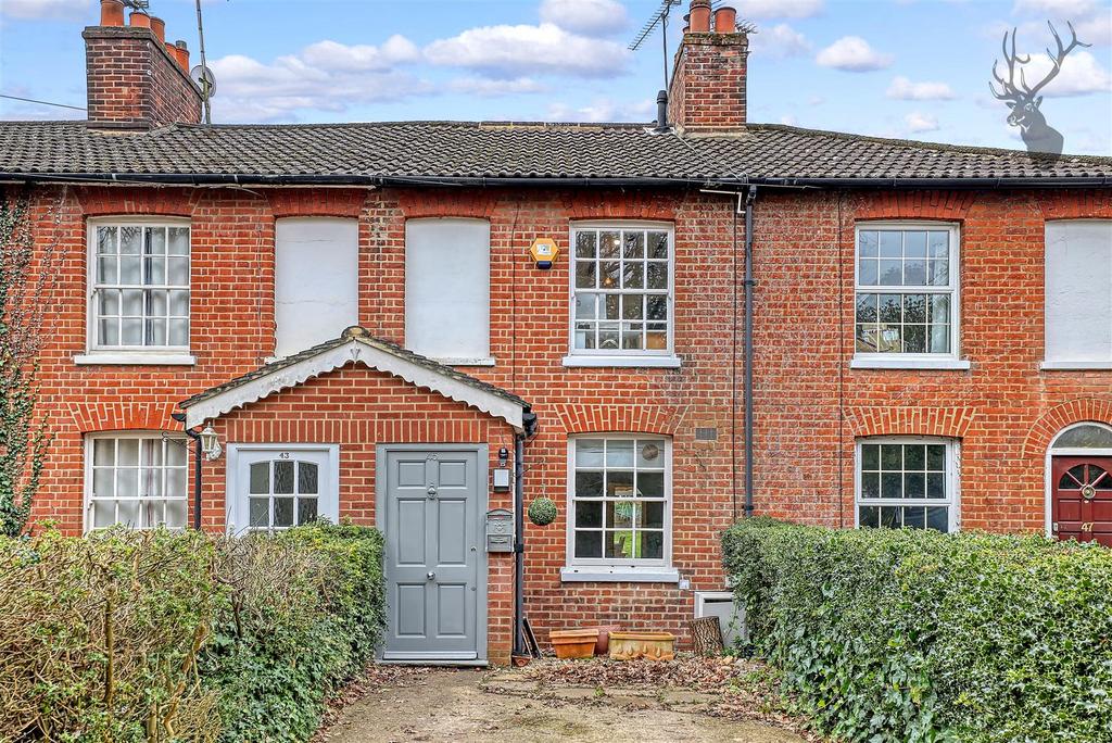 Thornwood Road, Epping 2 bed house £2,000 pcm (£462 pw)