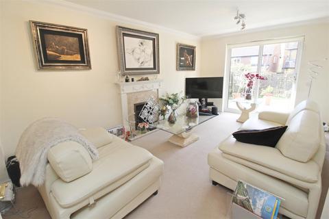 9 Dixie Lane, Wavendon Gate, Milton Keynes, MK7 7AZ