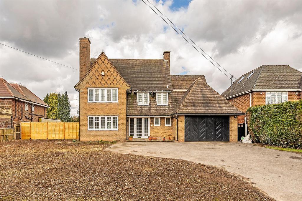 Hampton Lane, Solihull 4 bed detached house £2,500 pcm (£577 pw)