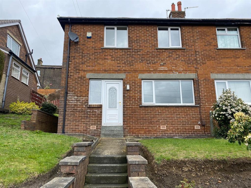 Wheatfield Avenue, Huddersfield 3 bed semidetached house £850 pcm (£