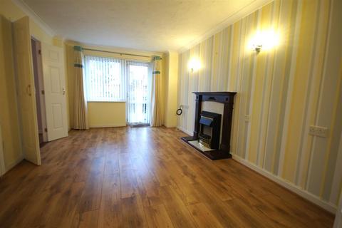 2 bedroom flat for sale, West End, Swanland HU14