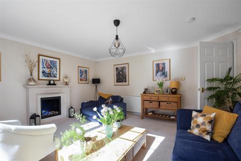 32 Beauly Crescent, Dunfermline, KY11 8GW